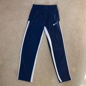 Boys Nike Tapered Leg Joggers Size L